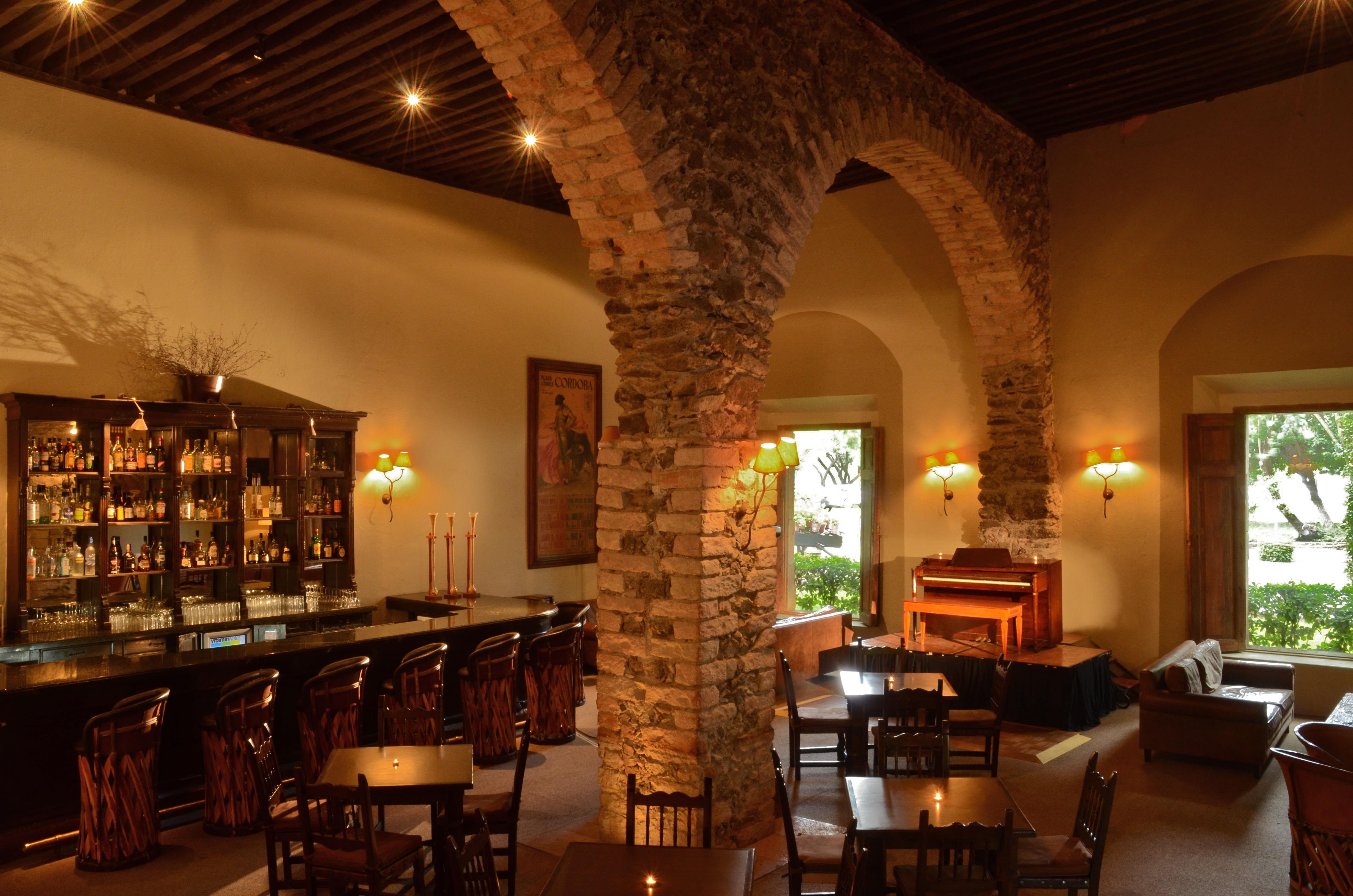 Hotel Hacienda Jurica By Brisas Querétaro Exterior foto The bar at the hotel